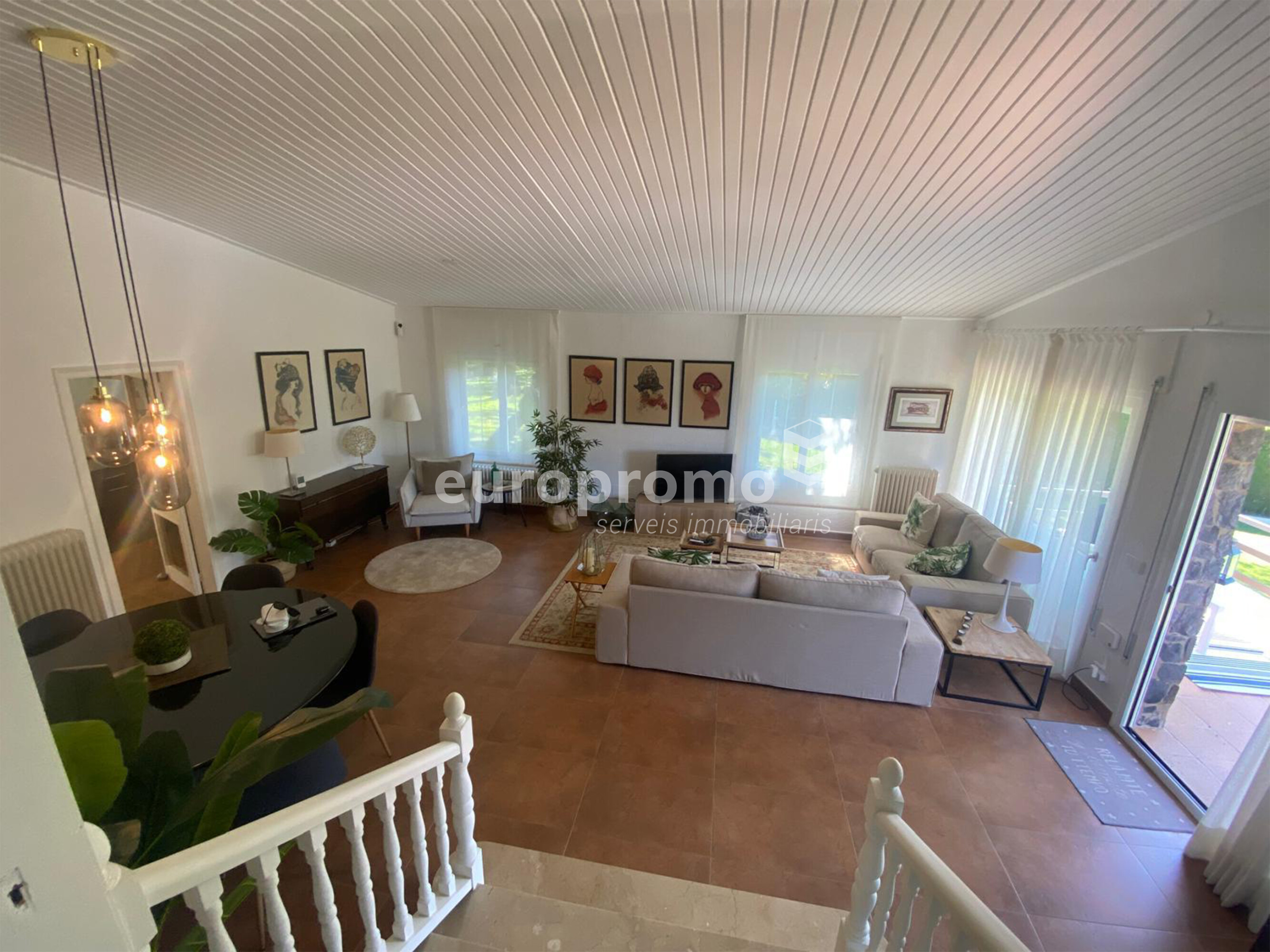 Espectacular casa de lujo situada en Canet d'Adri!!
